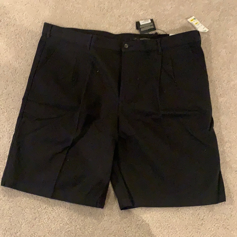 Greg Norman golf short. Black NWT